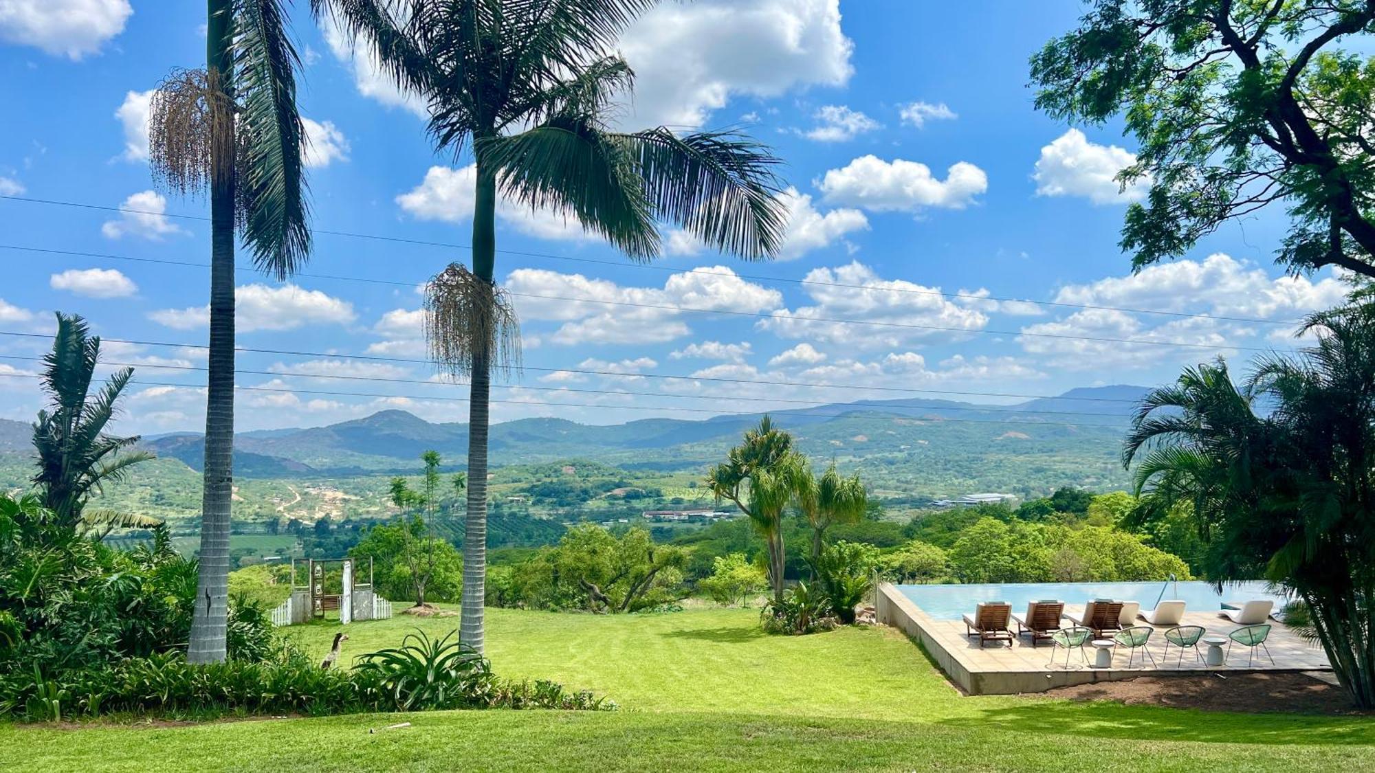 נלספרויט Loerieroep Estate - Mountainview Selfcatering Accommodation Nelspruit מראה חיצוני תמונה